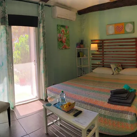 El Nacar Bed & Breakfast *